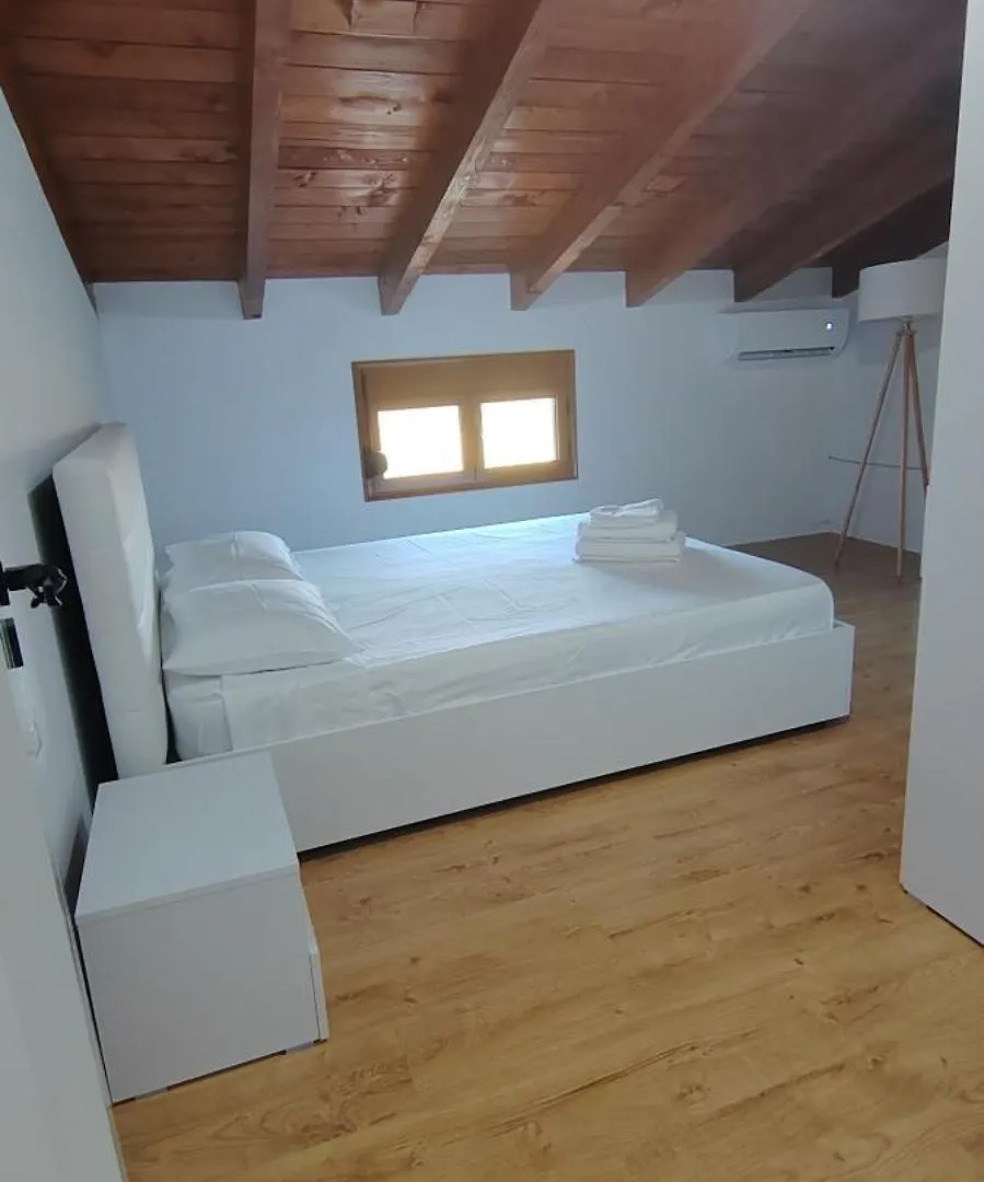 Pish Poro - Fier Villa Nyaraló